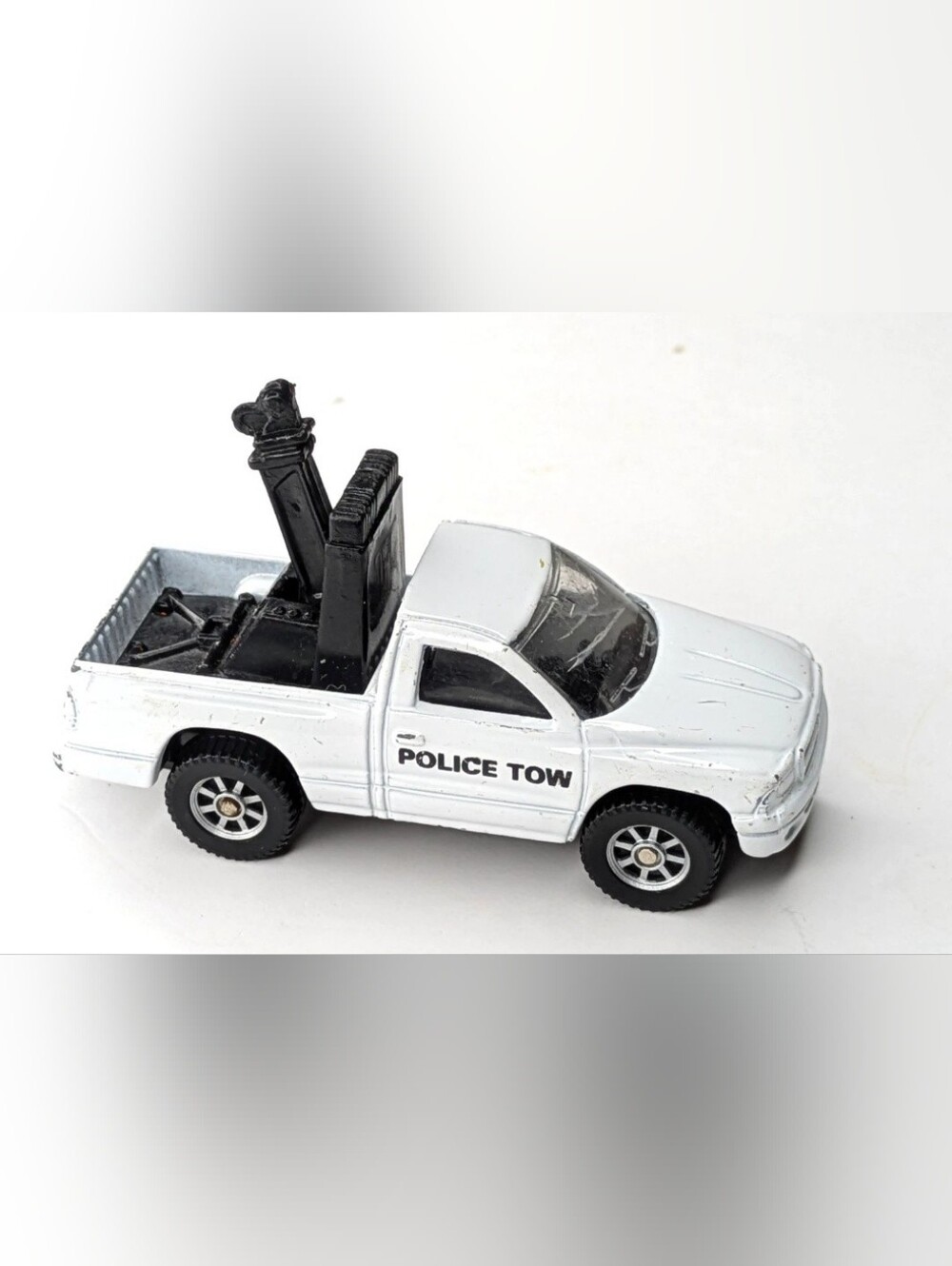 Maisto white Dodge Dakota Police tow Truck Diecast made in China